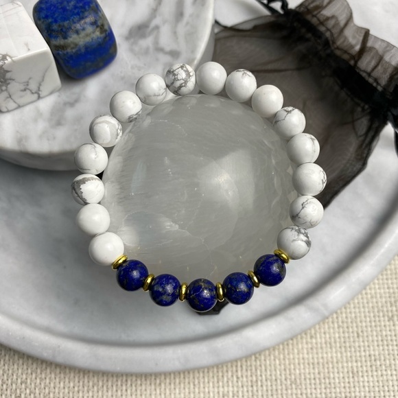 Howlite & Lapis Lazuli Crystal Bracelet with Tumbles - Picture 5 of 7